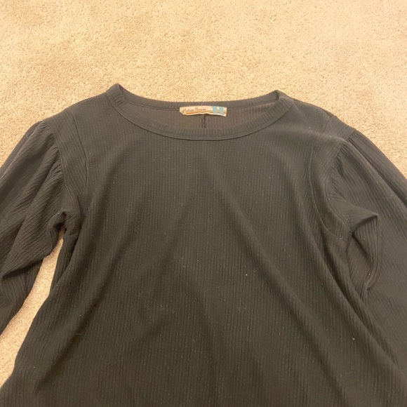 Black long sleeve shirt with tie at the bottom - Picture 4 of 4